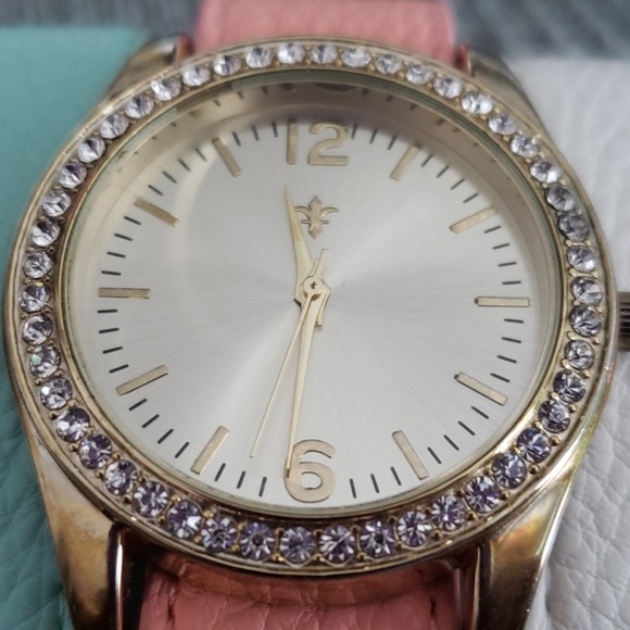 Watch - Picture 3 of 3